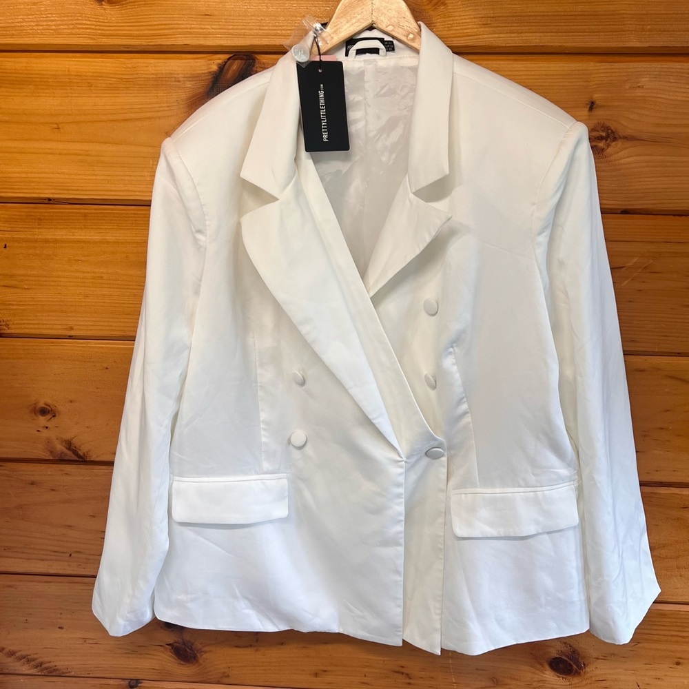 PrettyLittleThing White Plus Long Sleeve Collared Fitted Blazer 20 - Picture 4 of 9